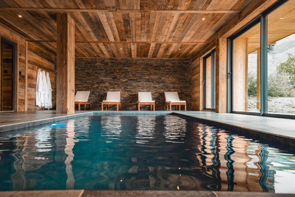 Luxury Chalet - 15 personnes - Piscine & Sauna