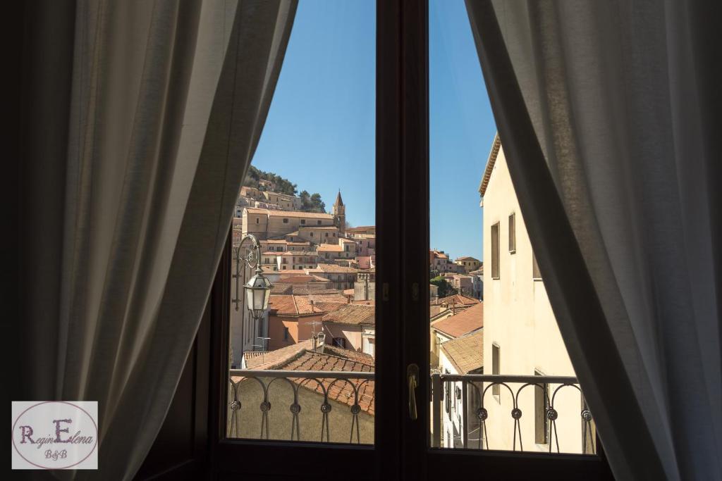 Nespecifikovaný výhled na destinaci Maratea nebo výhled na město při pohledu z bed and breakfast
