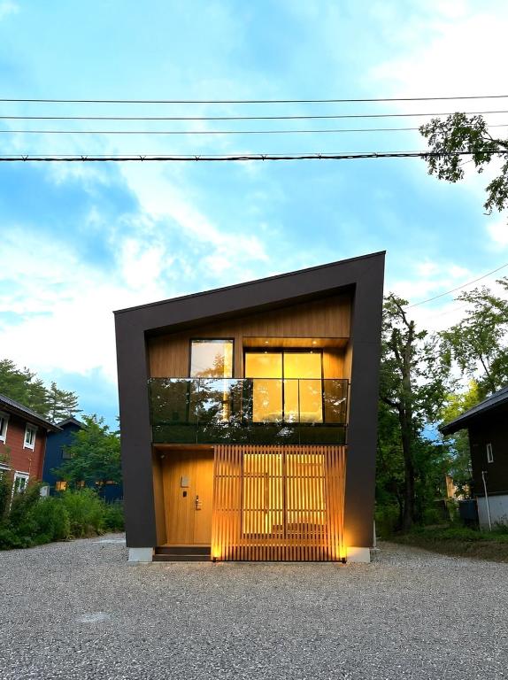 KOMU Hakuba