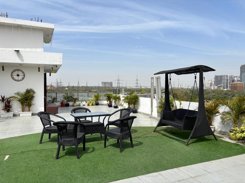 Hotel Divine India Noida Sector 135