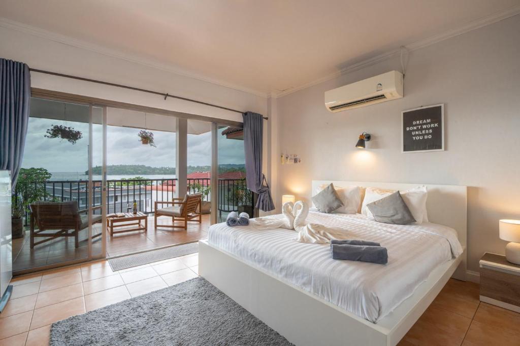 Two Chefs Inn - 