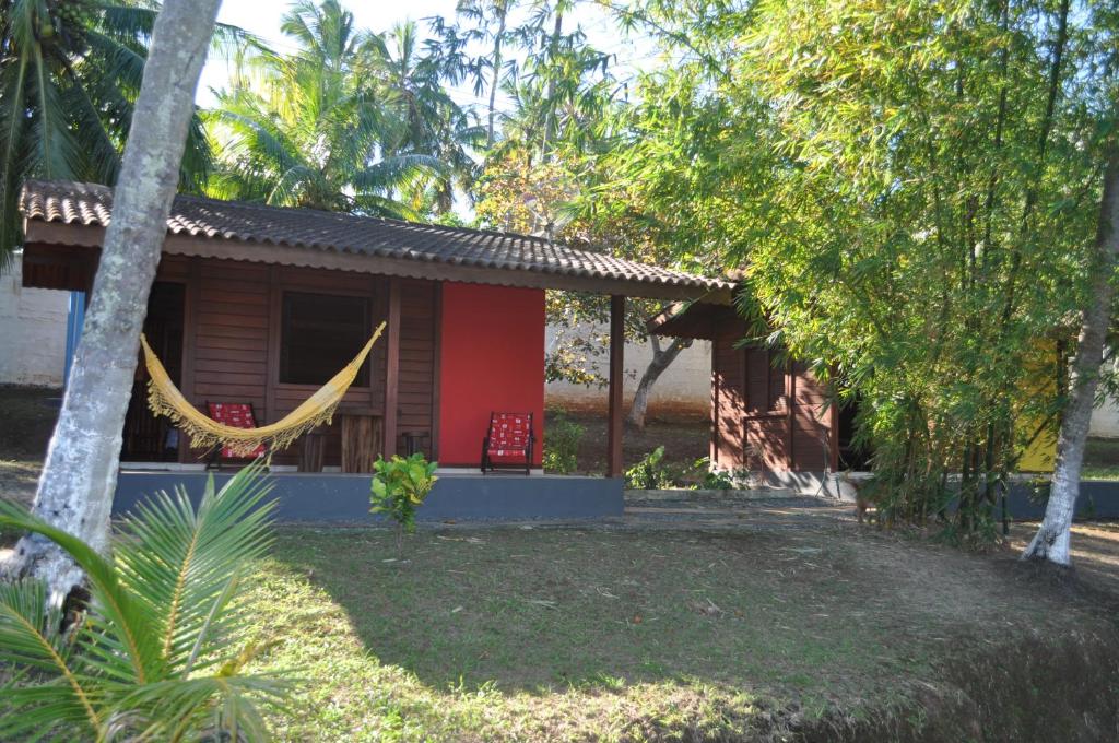 Um jardim no exterior de Sitio Os Tres