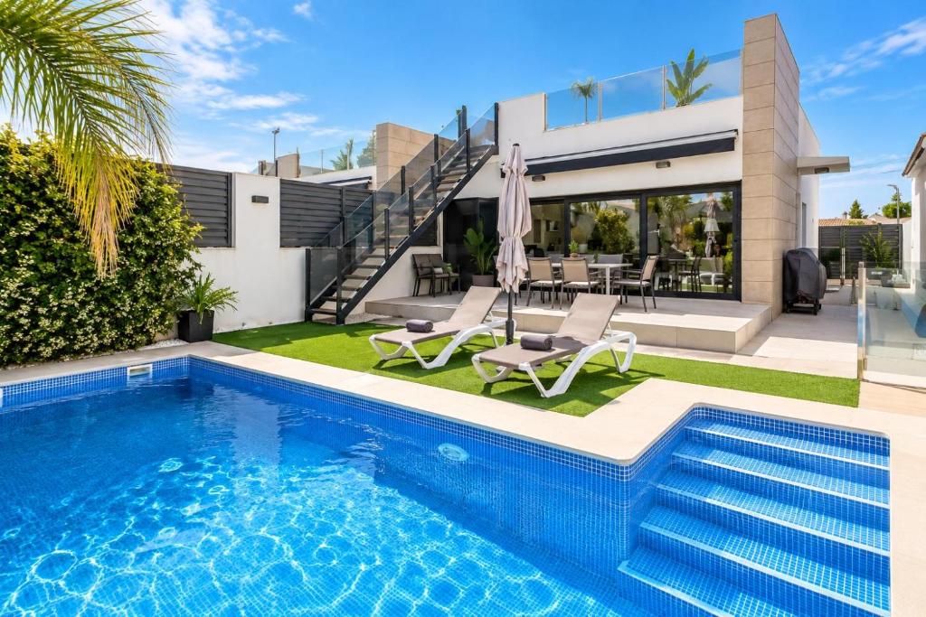 Designer Villa with pool