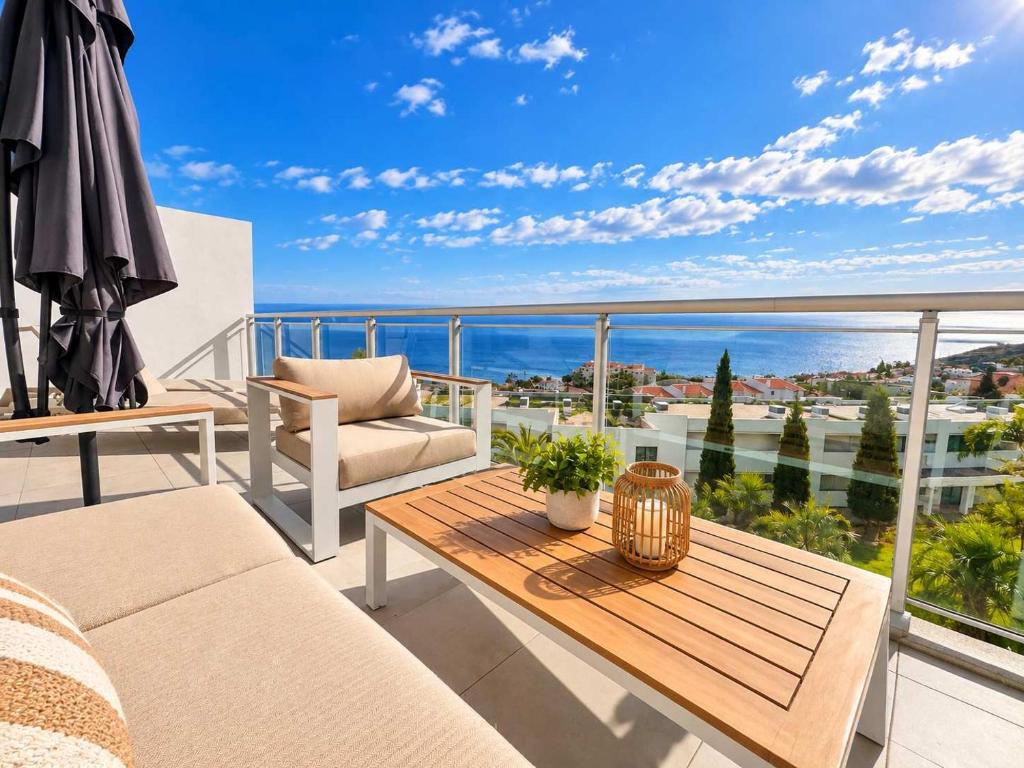 Atlantic Pearl Apartment Sea View Family Retreat in Canico