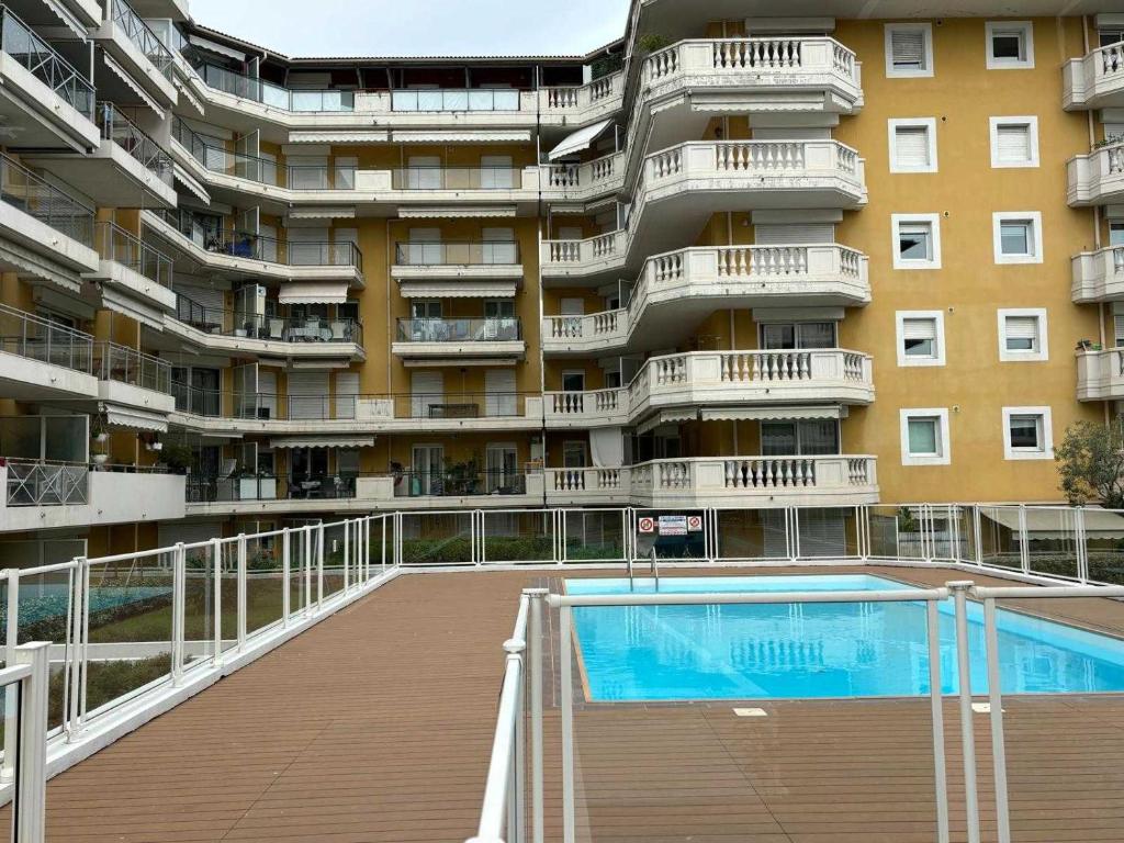 Charming Studio with balcony & pool -Heart of Nice