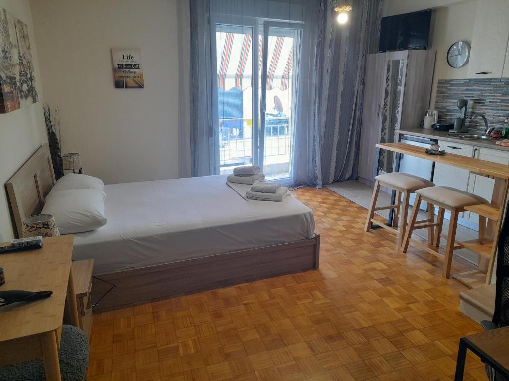 Saki's apartment 4th floor