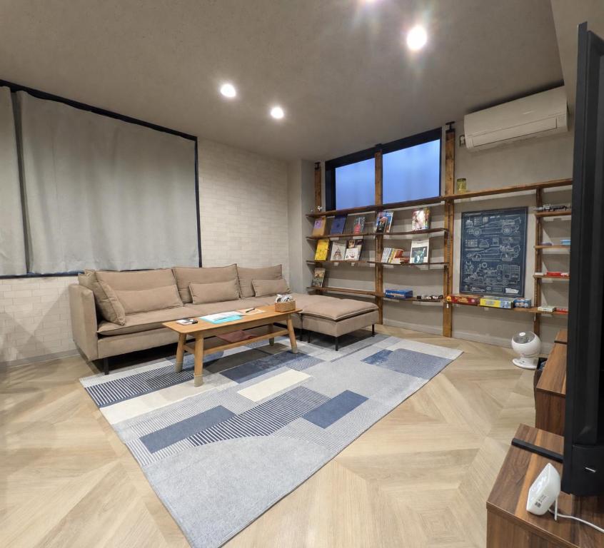 ゆったり過ごせる70平米の1LDK Kakurega Residence