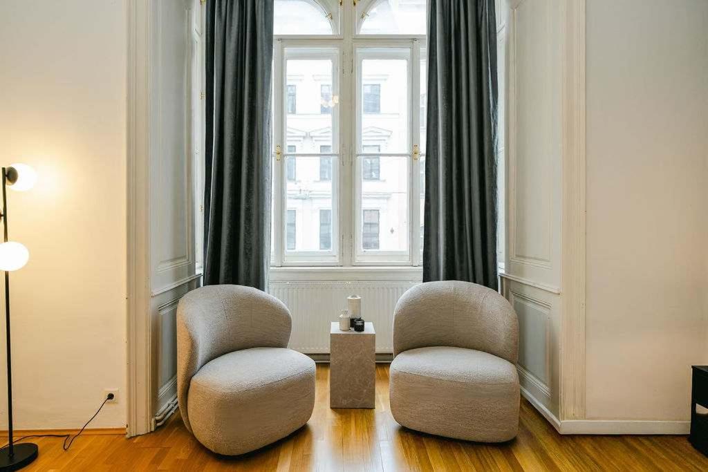 Cool 3BR close to city free parking