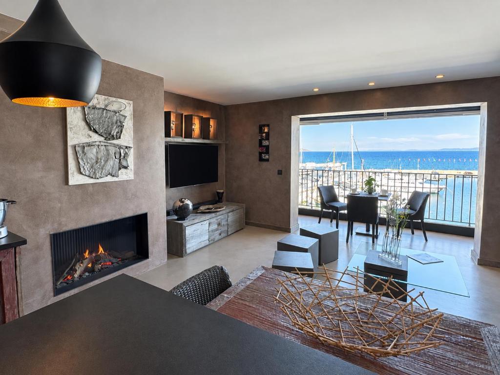Port de Hyères - Terrasse vue mer, 2 SDB & parking privé - Plage à piéd