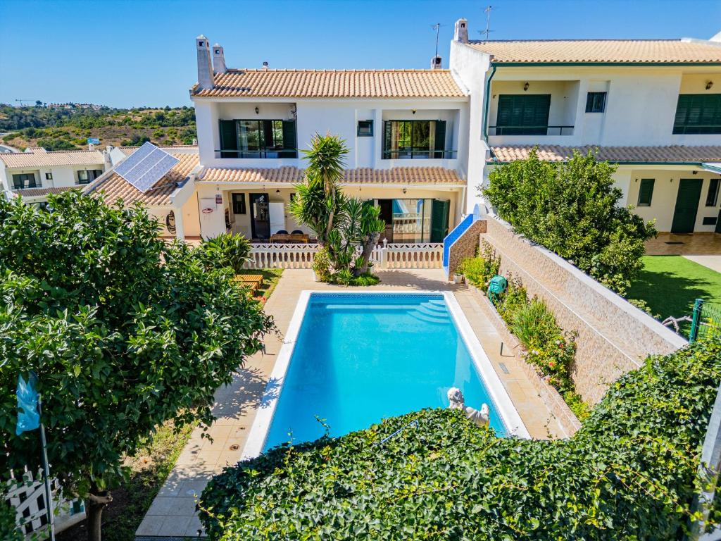 Paraiso dos Calicos by Dreamplaces