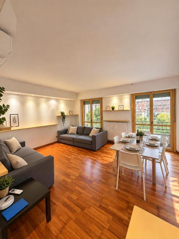 Big apartment with terrace near the stadium with parking and wifi