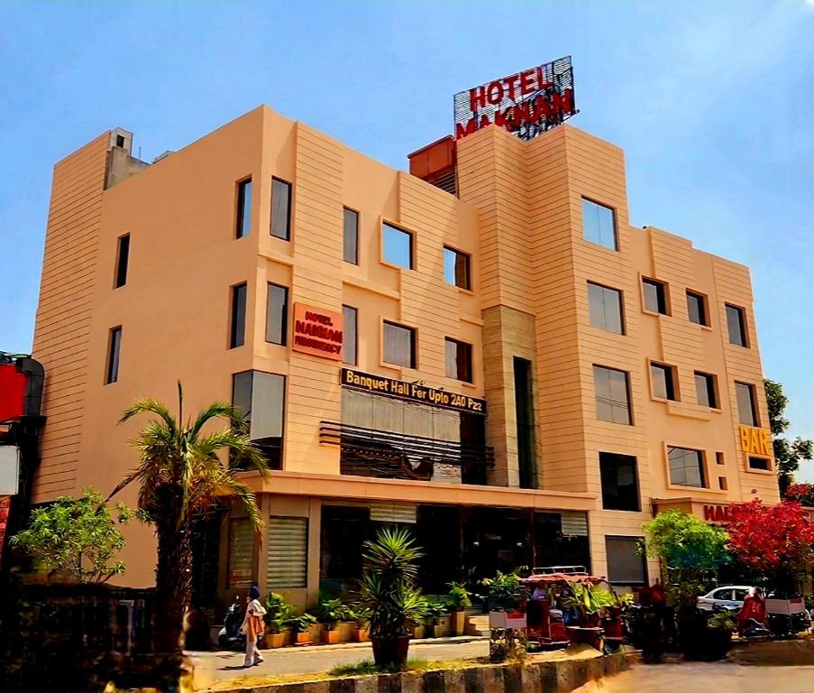 Hotel Makhan Residency - Housity