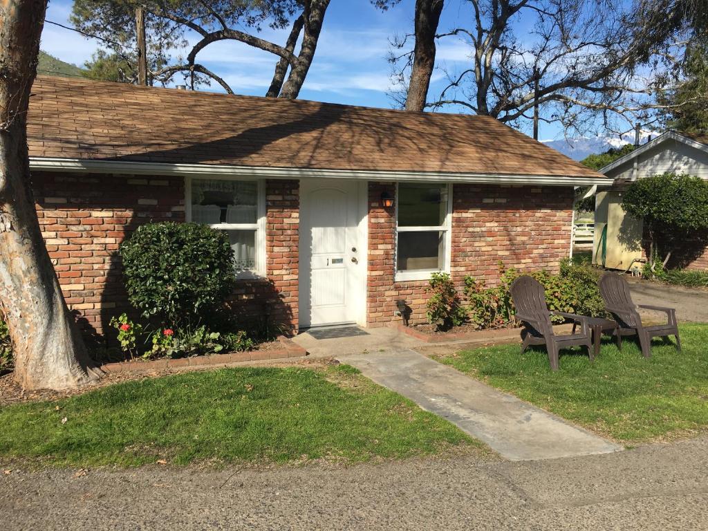 Lazy J Ranch Motel — photo 18