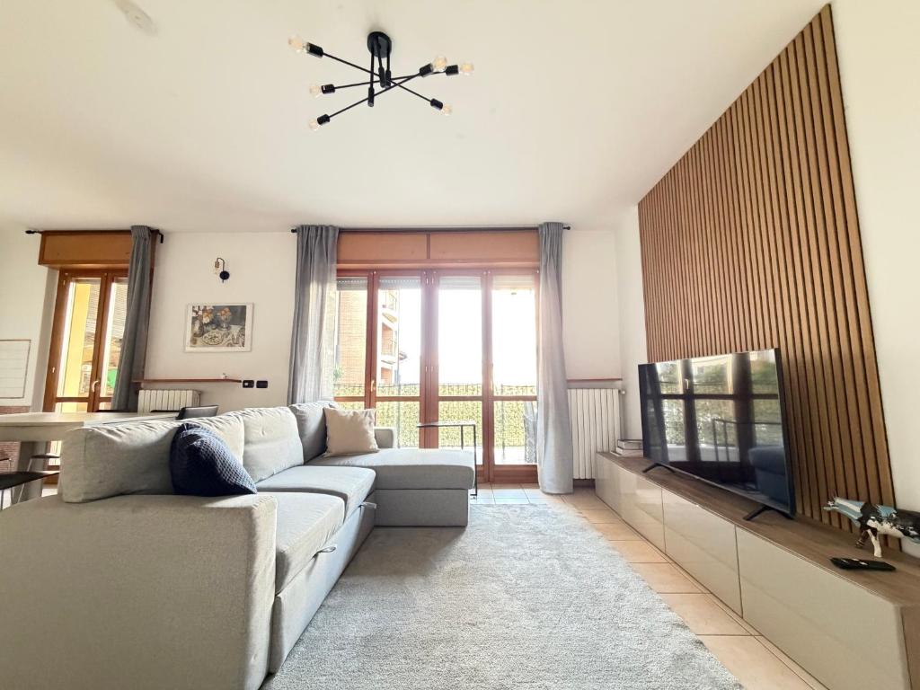 Spacious 2-Bedroom Apartment with Large Terrace