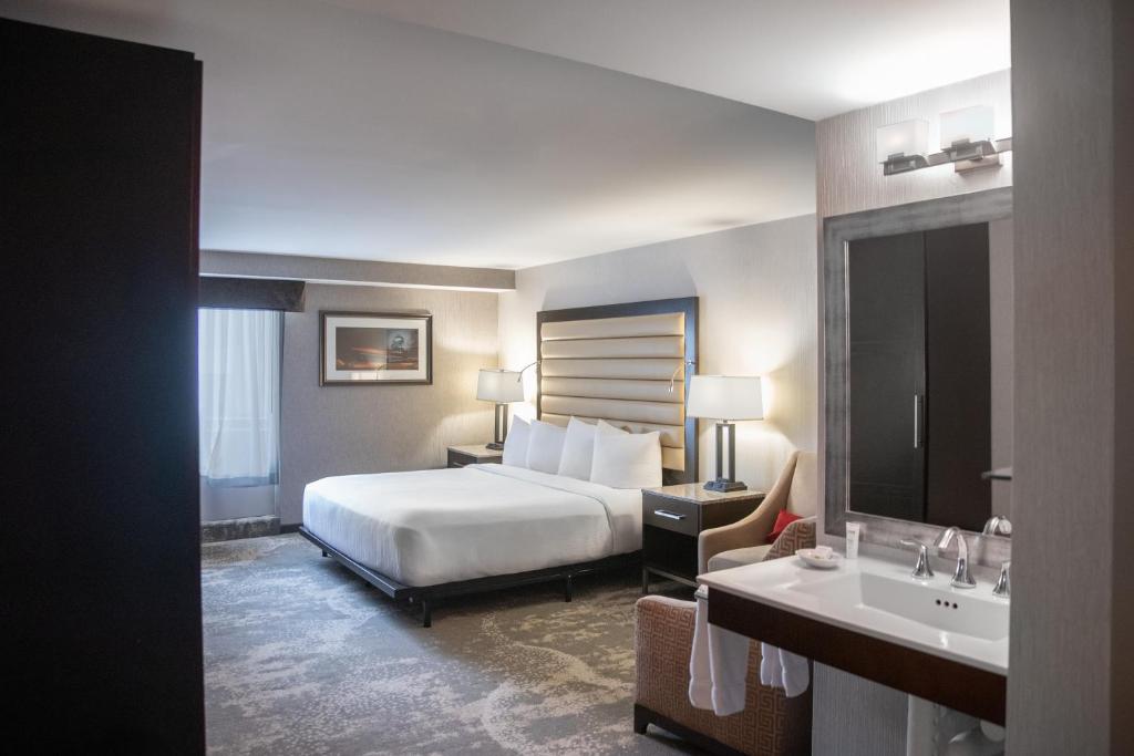 The Madison Concourse Hotel - 