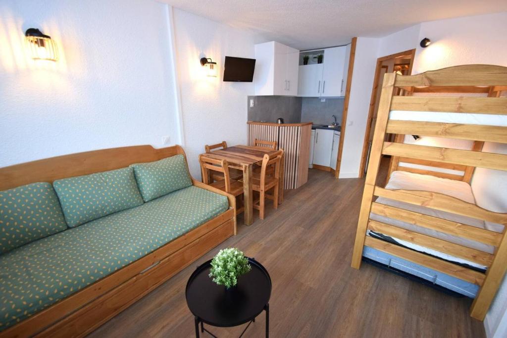 Résidence Aime 2000 - Studio 3/4 pers - Entrée Flèche - PLAGNE AIME 2000 - F12A2 MAE-8011