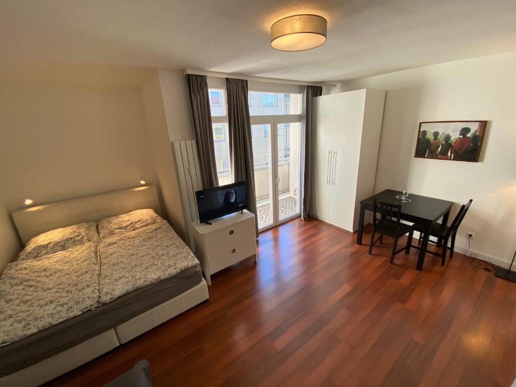 Charming City Apartment Salm 15