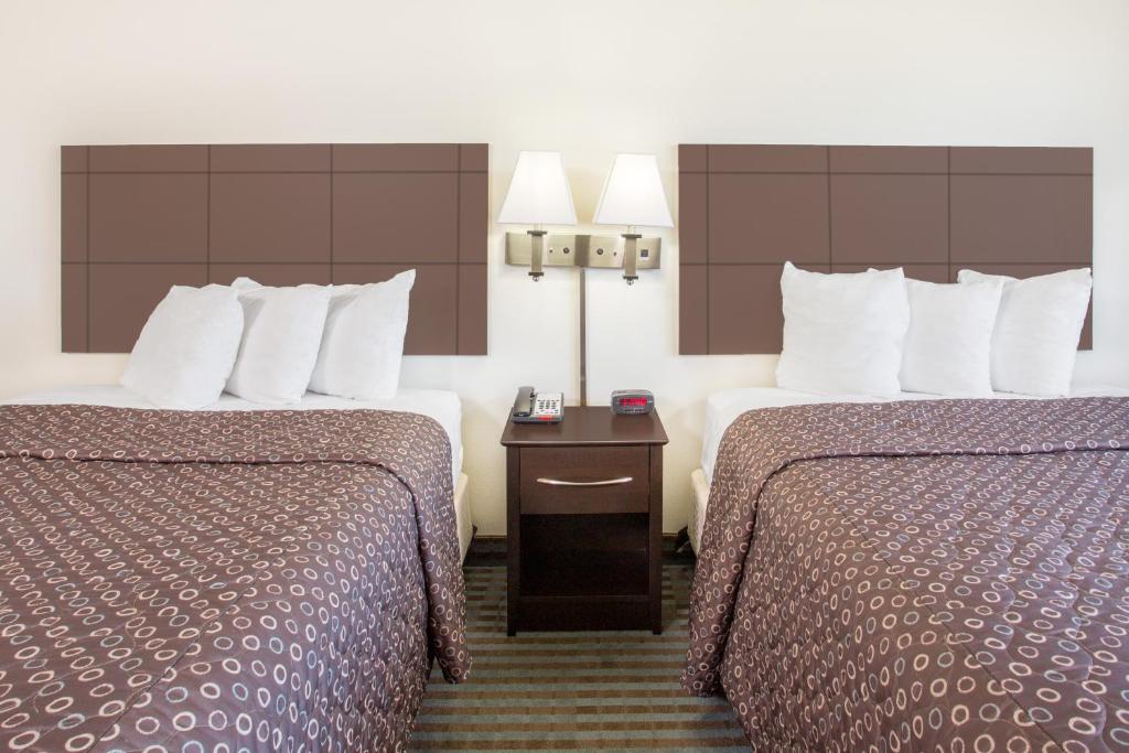 Super 8 by Wyndham Cedar Falls - Chambre Queen Avec 2 Lits Queen-Size - Non-Fumeurs
