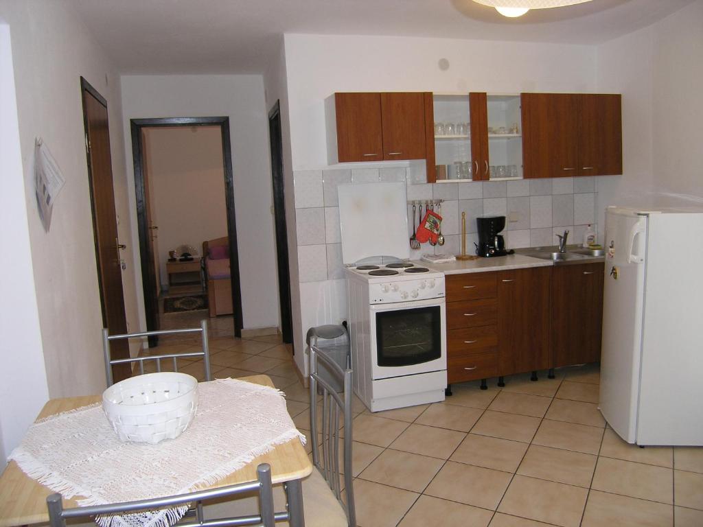 Kuchnia lub aneks kuchenny w obiekcie Apartments Murgic