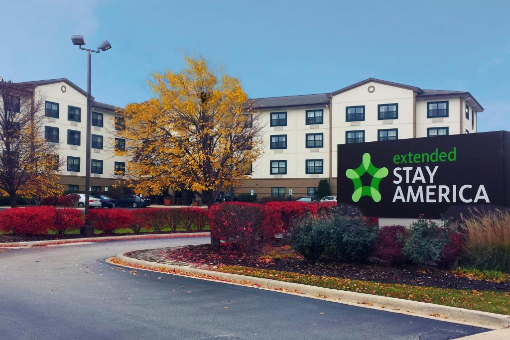 a sign in front of a stay america building at Extended Stay America Suites - Chicago - Elmhurst - O'Hare in Elmhurst