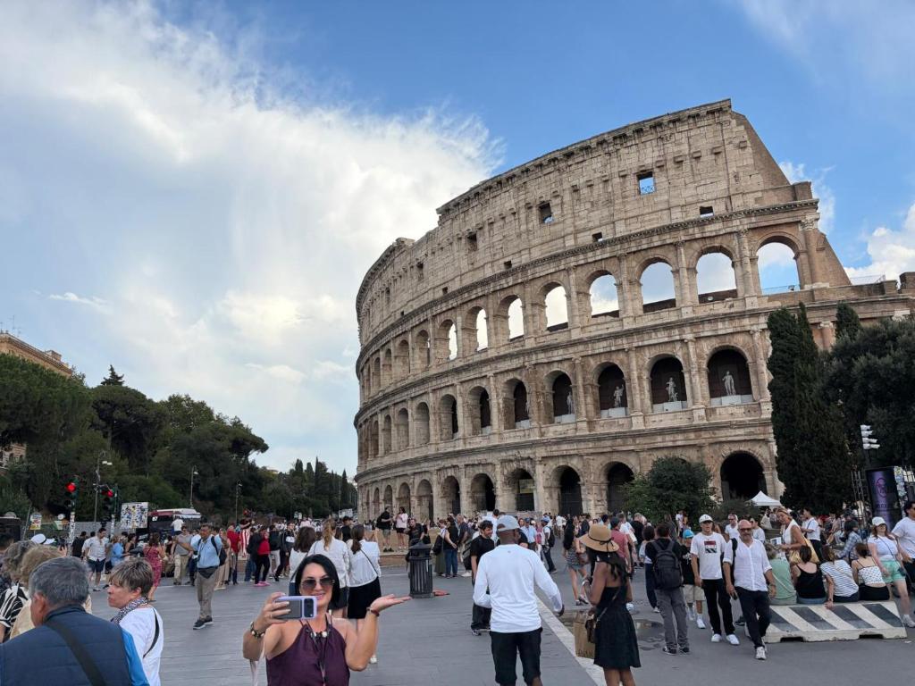 Colosseum Imperial Guesthouse