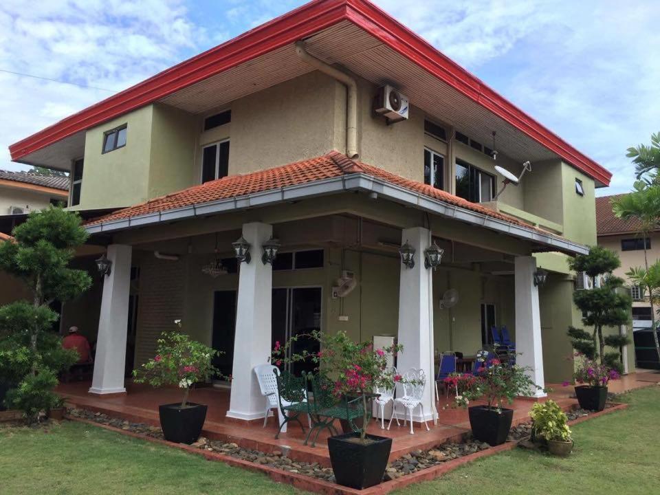 CasaPelindung Guesthouse - отзывы и видео