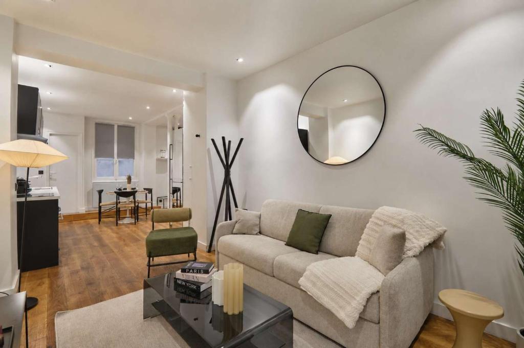 Charming Apartment Champs Elysees Montaigne