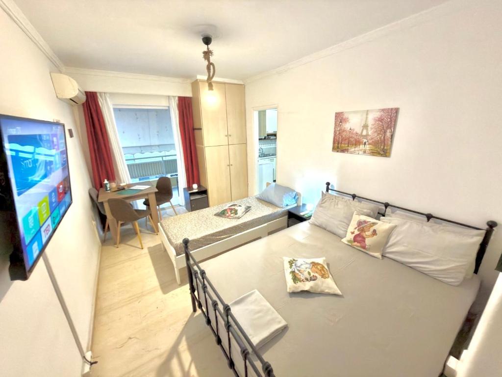 Maria's Apartment 1ος όροφος δίπλα στο Νοσοκομείο Παίδων και στο Λαϊκό