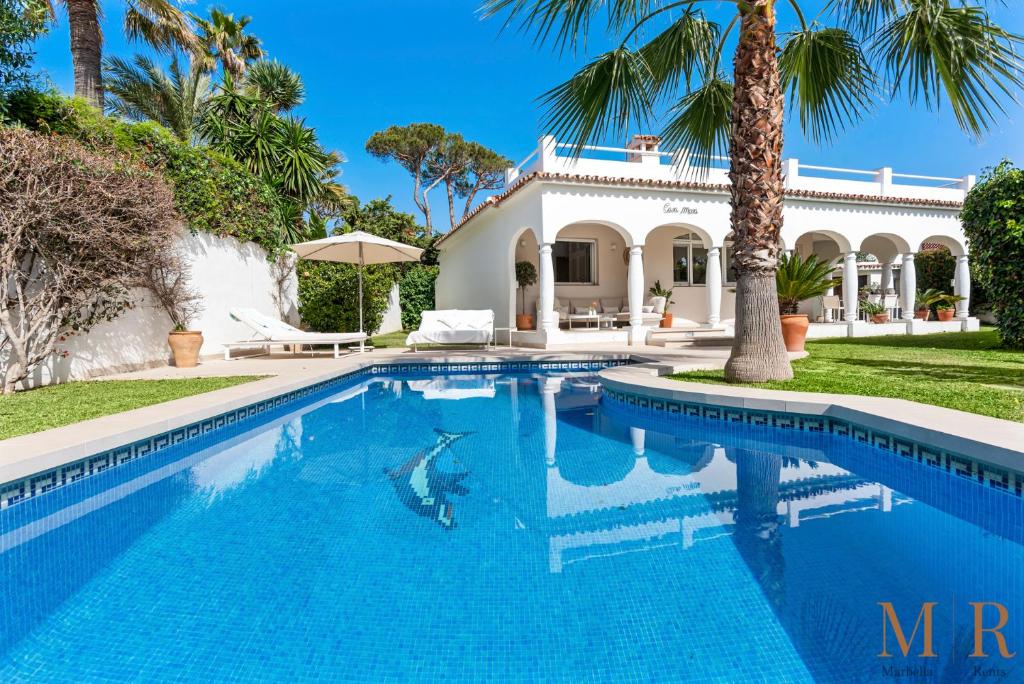 Beachfront Villa Casa Mosa Ref #32
