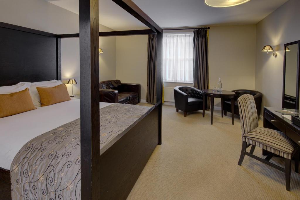 Forest Lodge Hotel - 