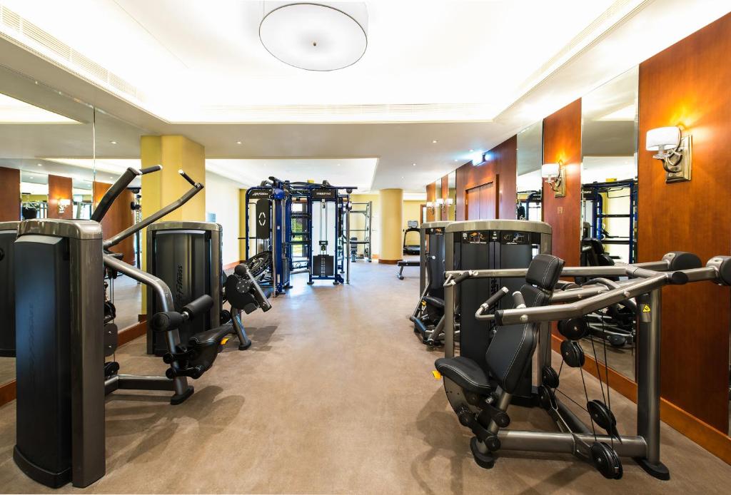 Fitness centrum a/nebo fitness zařízení v ubytování Legend Palace Hotel