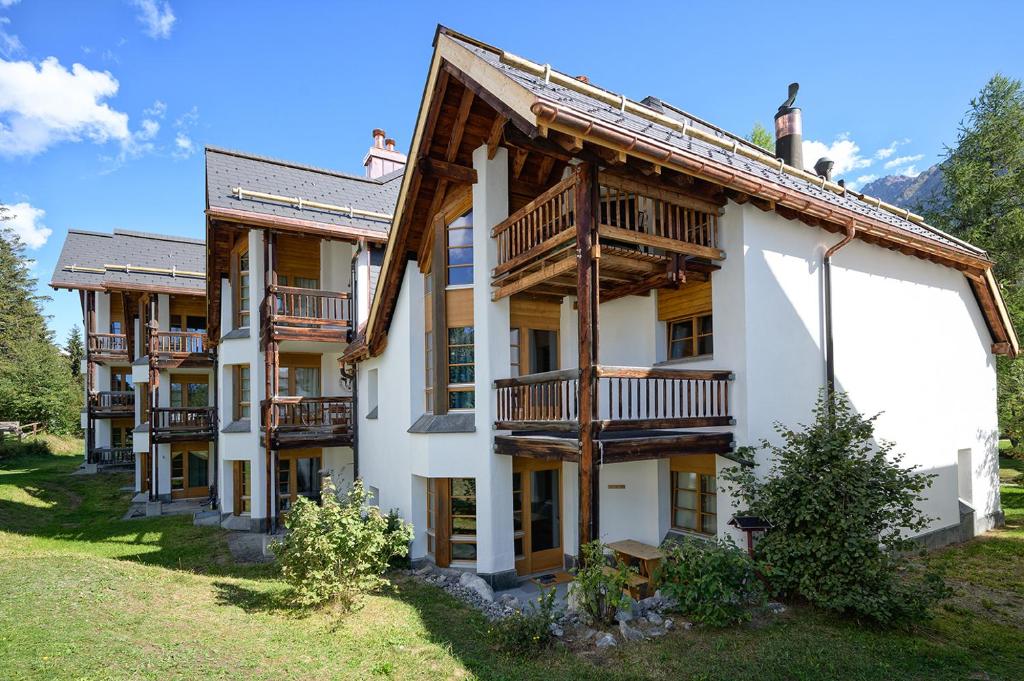 Schweizerhof Ferienwohnungen Lenzerheide Haus 6