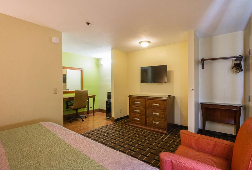 Savannah Garden Inn - King Room With Kitchen - Non-Smoking