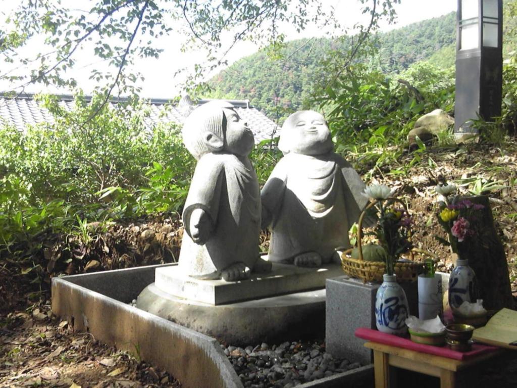 Zahrada ubytování Marunaka Ryokan