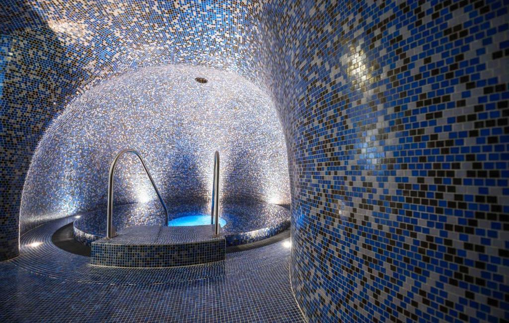Koupelna v ubytování Hotel und Therme NOVA