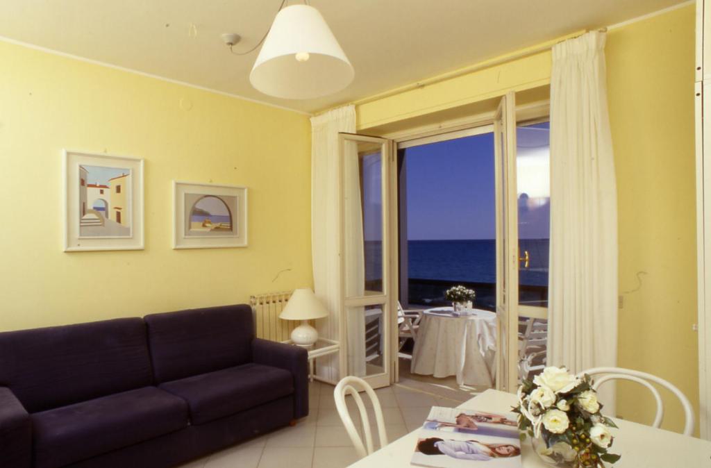 Гостиная зона в Residence Sole Mare Alaxi Hotels