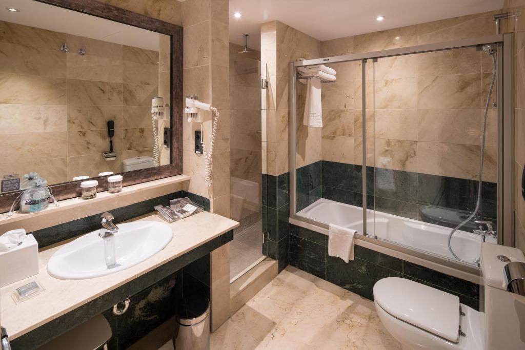 Catalonia Born - Resim 38