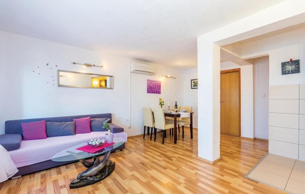 Apartment Ivan Mili - 12