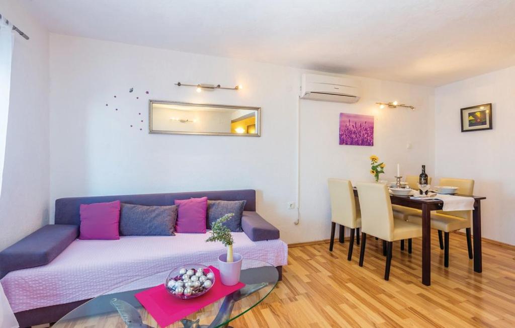 Apartment Ivan Mili - 13