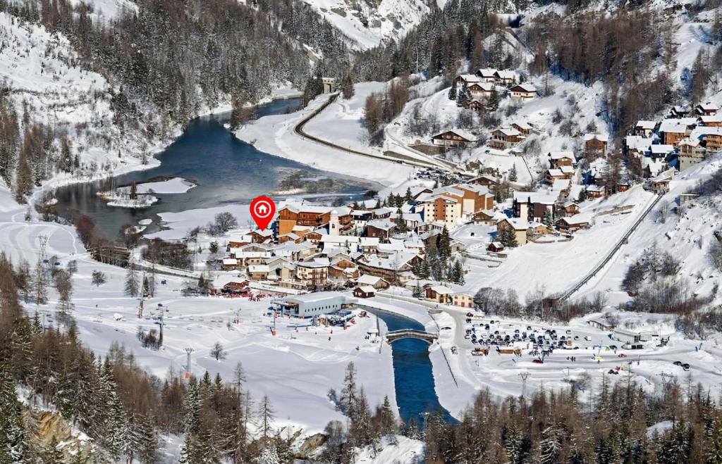 Casa-Chalet Brizolée avec vue sur le lac à Tignes – photo 5