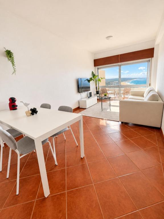 Ocean View Escape in Nazaré