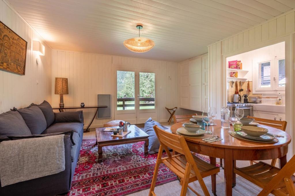 Cocooning small chalet with garden and views