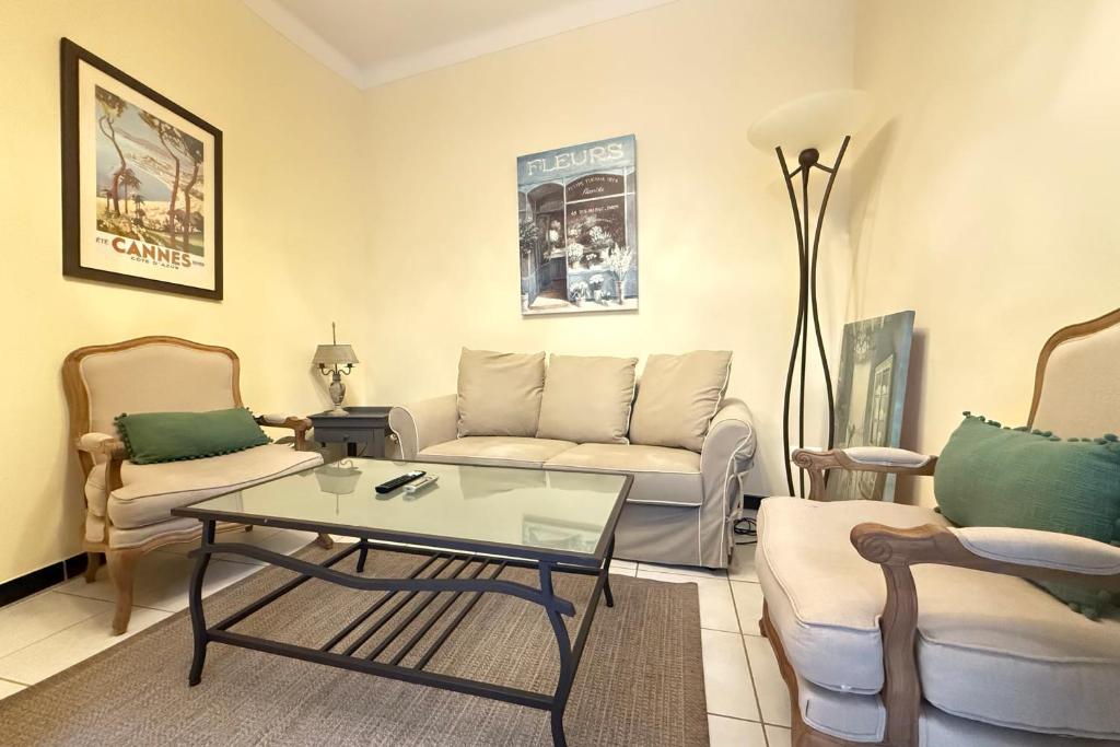 Beautiful 2-bedroom apartment - near the Palais and the beaches