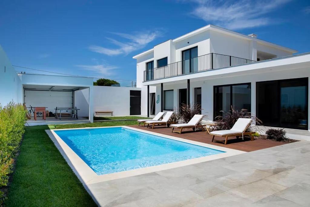 Meco Oasis Pool House Paradise