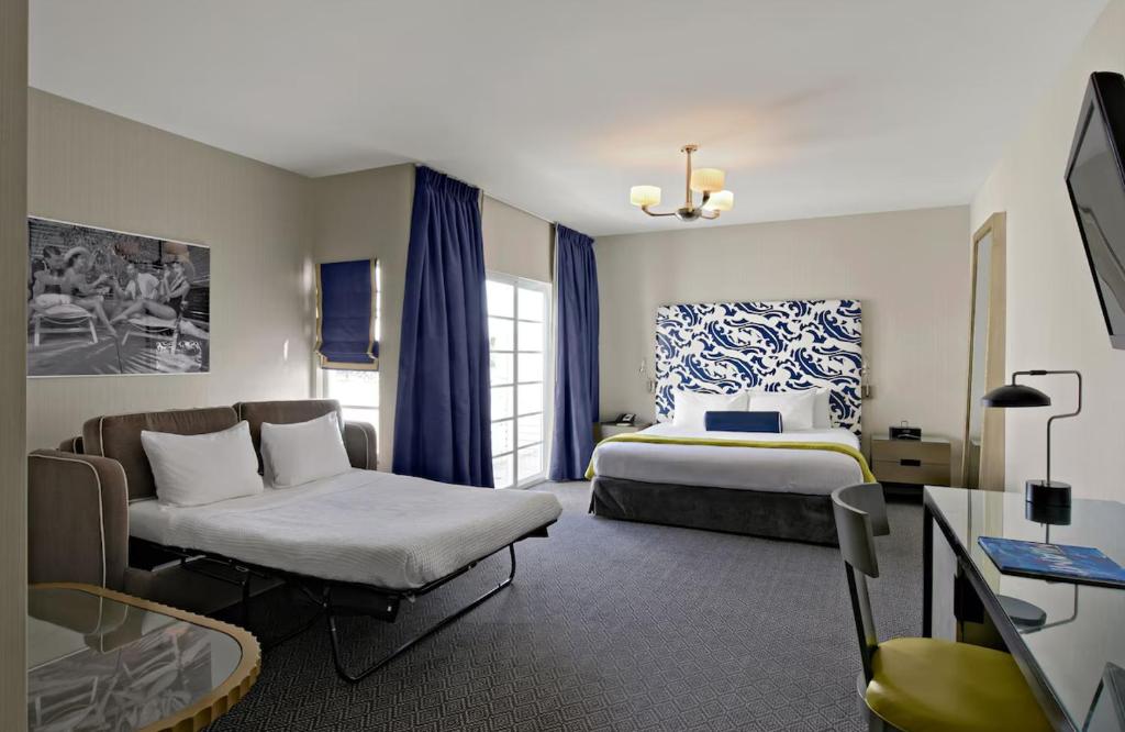Hotel Breakwater South Beach - 