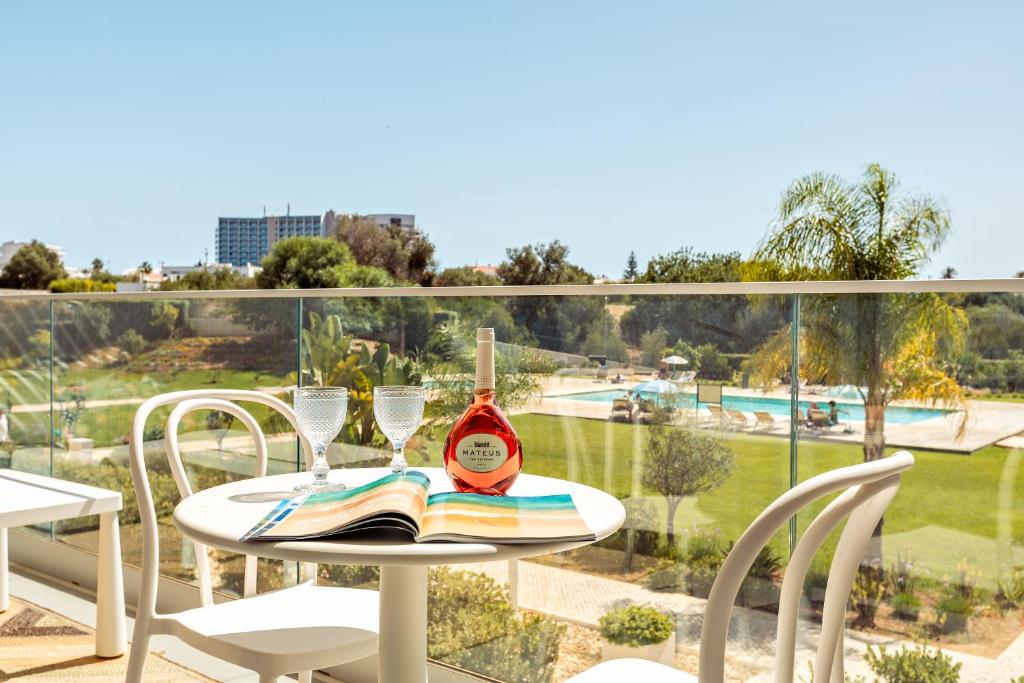 Relaxing Pool Stay in Albufeira Private Terrace