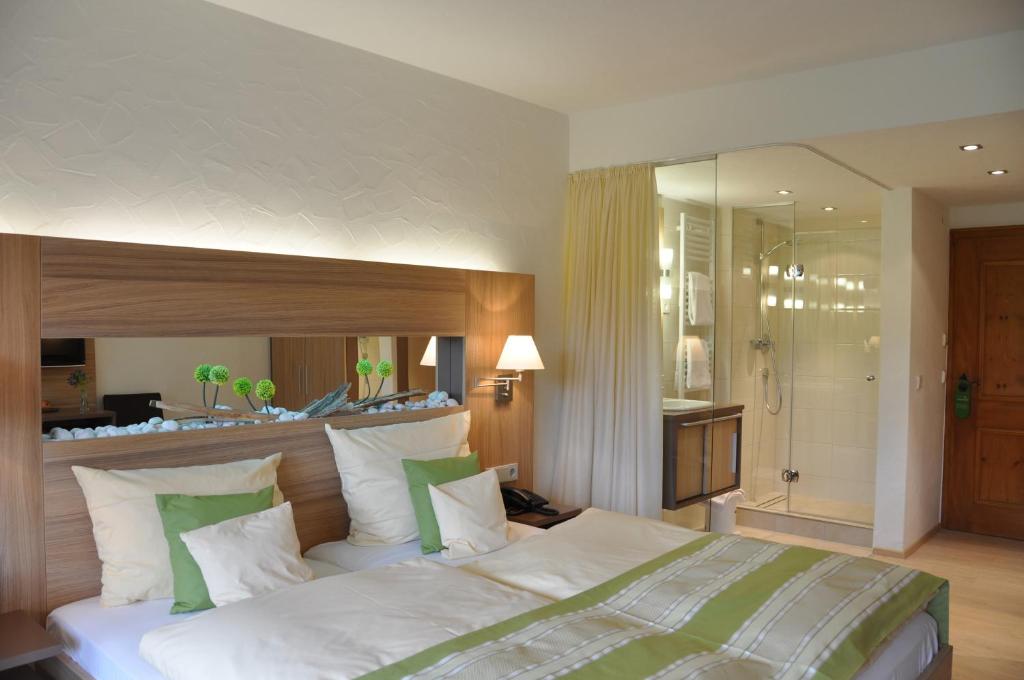 Alemannenhof - Boutique Hotel am Titisee - Superior Double Room With Lake View