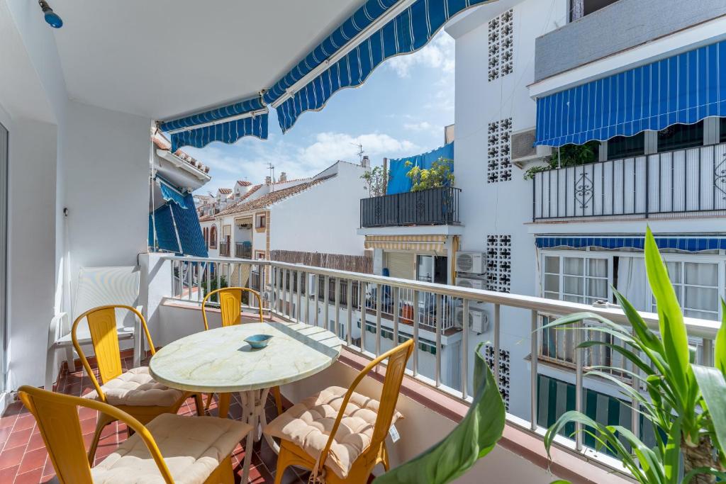 Charming 2 bed in old town Fuengirola - Pass the Keys
