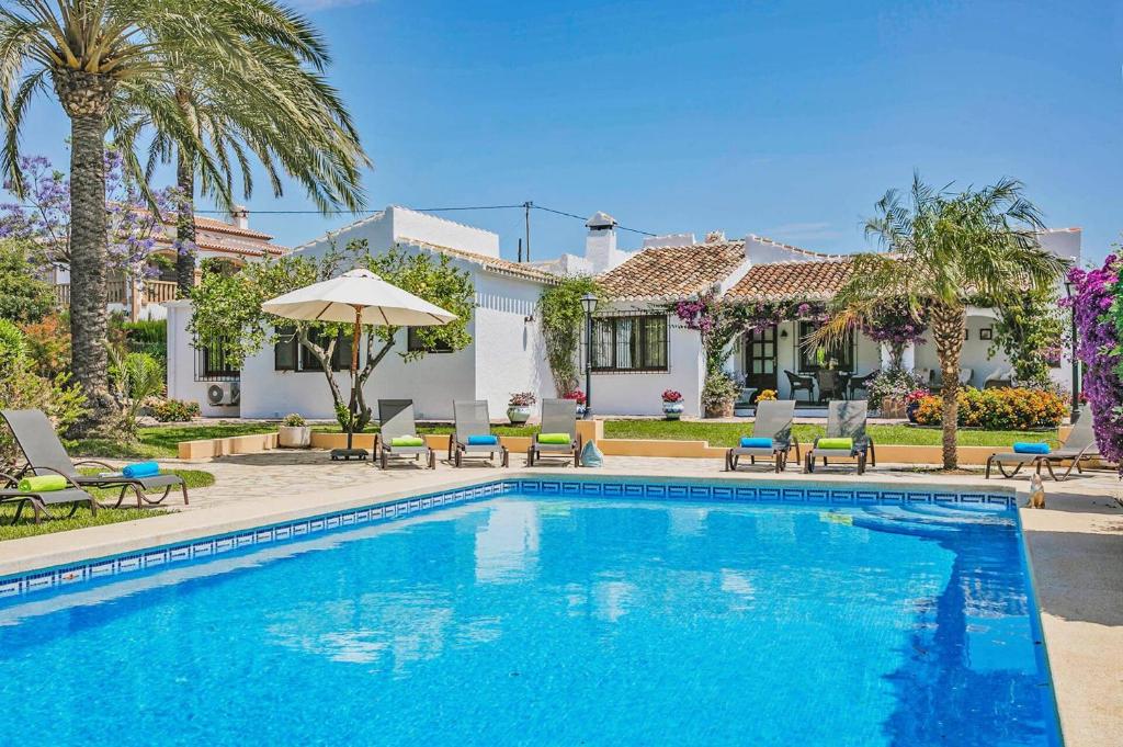 Villa Sortetes by Villa Plus