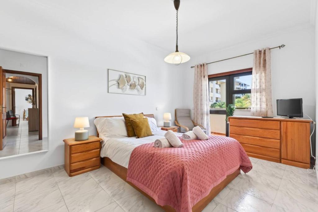 Casa Oliveira 31 | Central Lagos Apartment